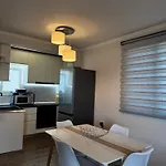 Top-floor Apartment: Amazing & Sea View アパート