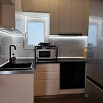 アパート Top-floor Apartment: Amazing & Sea View Vlorë
