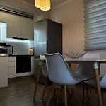 Top-floor Apartment: Amazing & Sea View アパート *