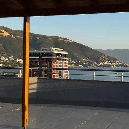 Top-floor Apartment: Amazing & Sea View Vlorë