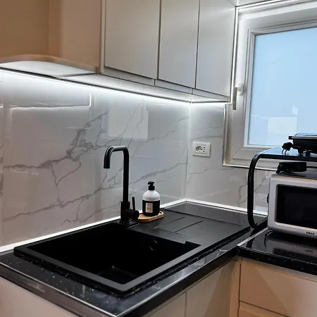 아파트 Top-floor Apartment: Amazing & Sea View
