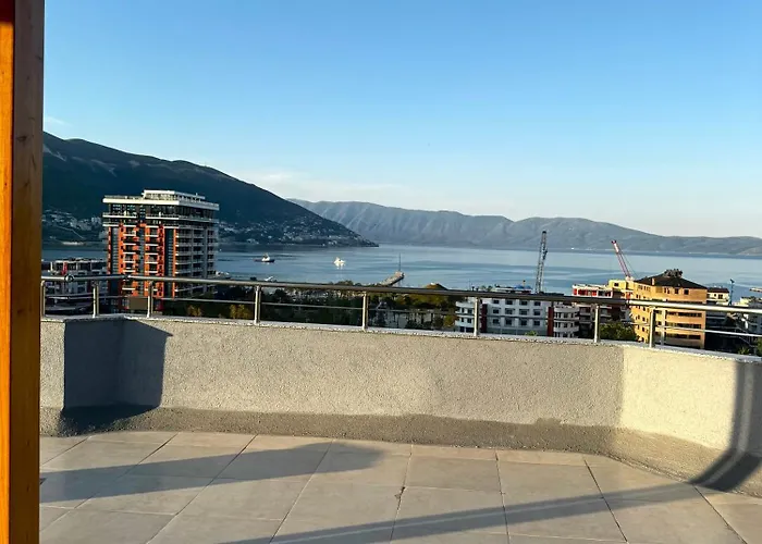 Διαμέρισμα Top-floor Apartment: Amazing & Sea View Vlorë